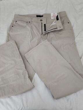 Lucky Brand 223 Straight Pants in Light Beige